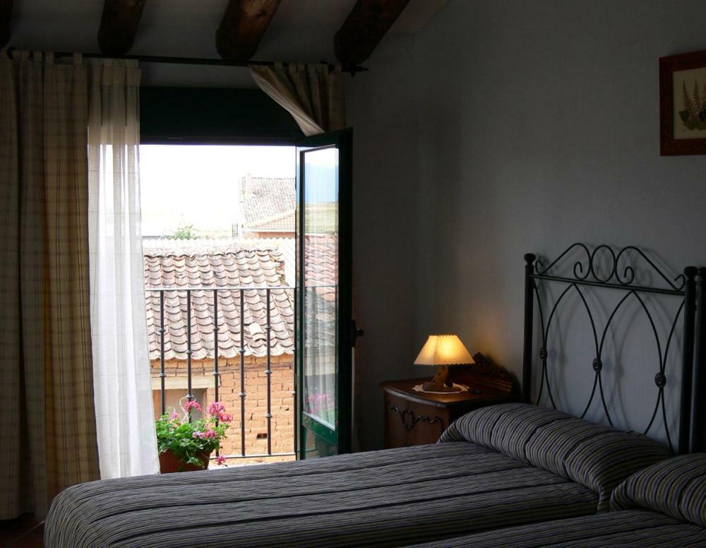 Santa Maria de Riaza Las Casas De Yaguee, Ayllon מראה חיצוני תמונה